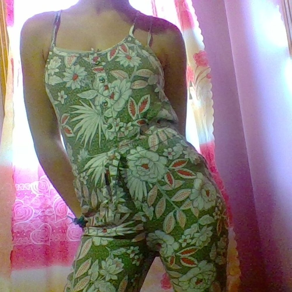 Hunter green Flower summer jumper